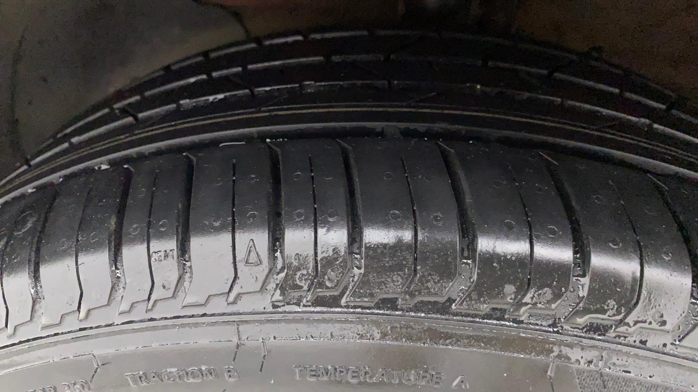 2019 Hyundai Verna 1.6 VTVT SX (O) AT, Petrol, Automatic, 26,671 km, Left Front Tyre Tread