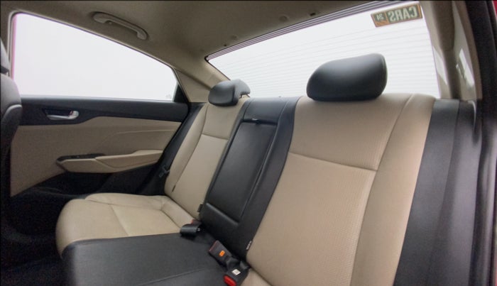 2019 Hyundai Verna 1.6 VTVT SX (O) AT, Petrol, Automatic, 26,671 km, Right Side Rear Door Cabin