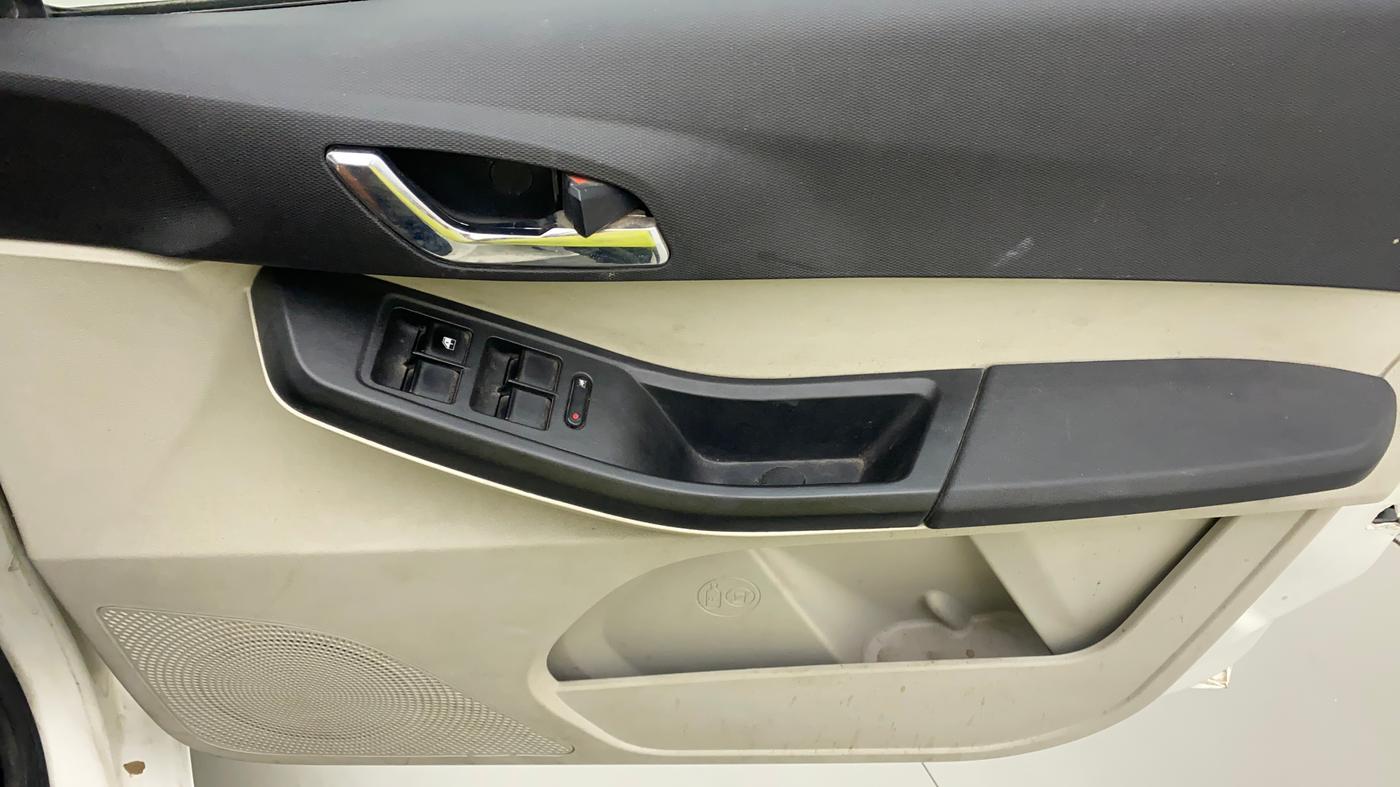 2022 Tata Tiago XZ PLUS CNG, CNG, Manual, 16,775 km, Driver Side Door Panels Control