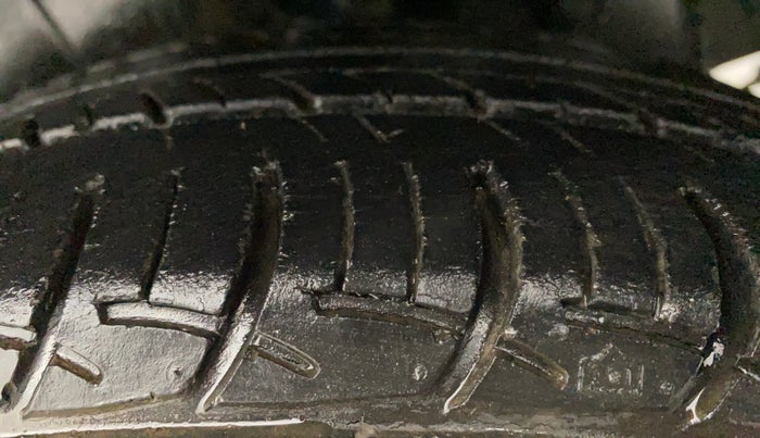 2012 Maruti Swift ZXI, Petrol, Manual, 62,316 km, Left Rear Tyre Tread