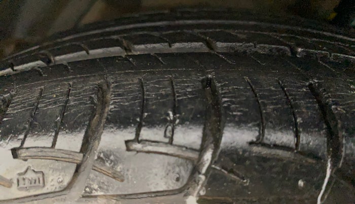2012 Maruti Swift ZXI, Petrol, Manual, 62,316 km, Left Front Tyre Tread