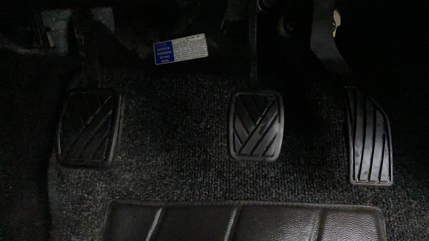 2012 Maruti Swift ZXI, Petrol, Manual, 62,316 km, Pedals