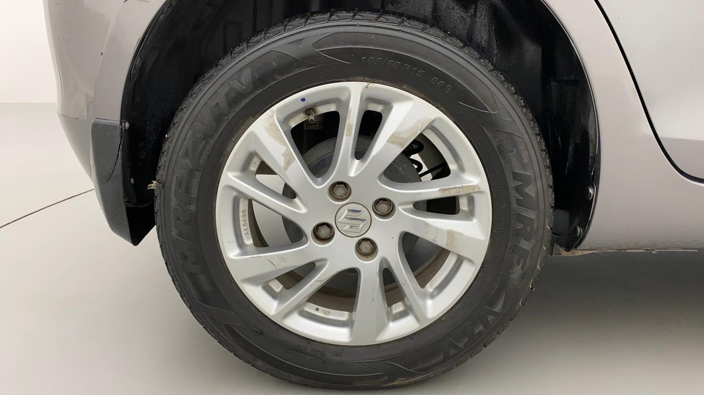 2012 Maruti Swift ZXI, Petrol, Manual, 62,316 km, Right Rear Wheel