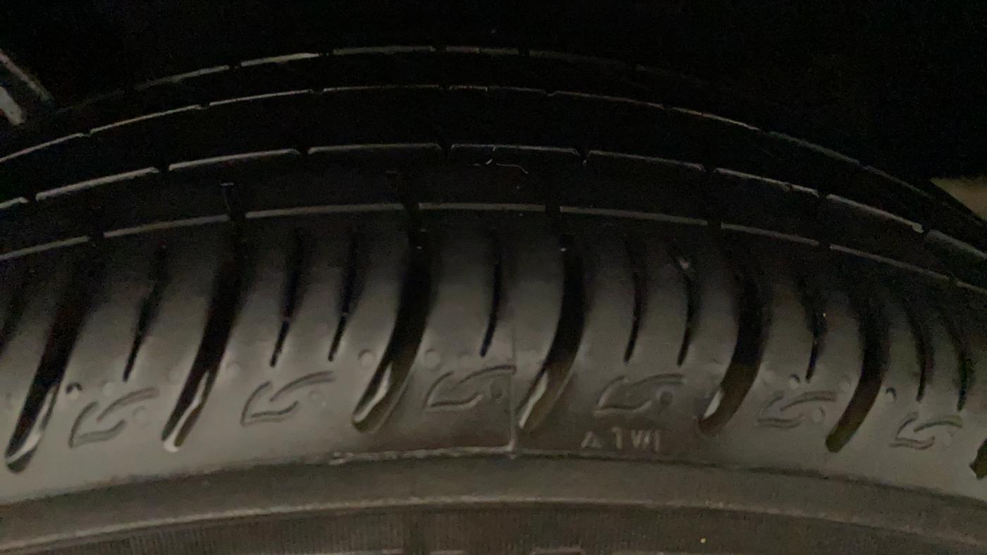 2017 Maruti Baleno ALPHA CVT PETROL 1.2, Petrol, Automatic, 46,897 km, Left Front Tyre Tread
