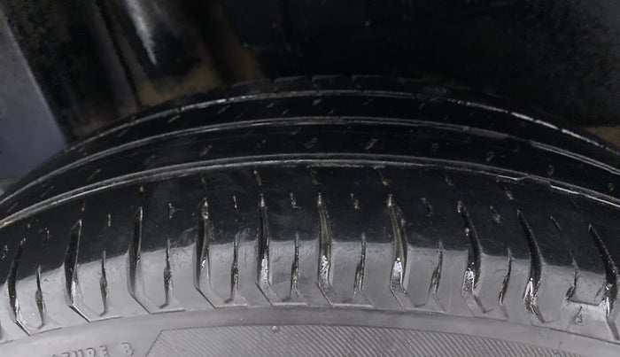 2017 Maruti Dzire VXI, Petrol, Manual, 37,536 km, Right Rear Tyre Tread