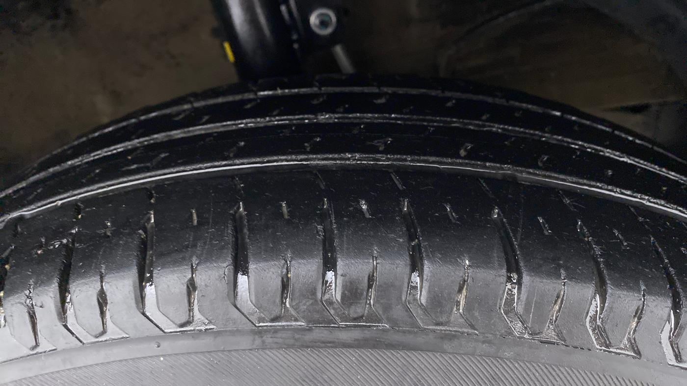 2017 Maruti Dzire VXI, Petrol, Manual, 37,536 km, Right Front Tyre Tread