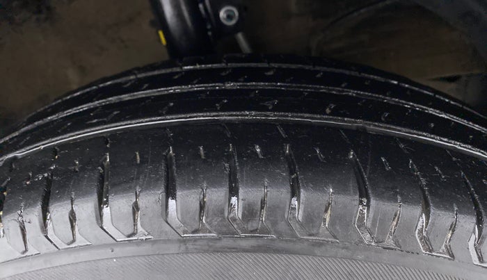 2017 Maruti Dzire VXI, Petrol, Manual, 37,536 km, Right Front Tyre Tread