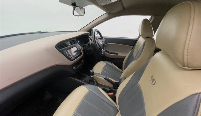 2016 Hyundai Elite i20 ASTA 1.2 (O), Petrol, Manual, 35,314 km, Right Side Front Door Cabin