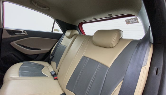 2016 Hyundai Elite i20 ASTA 1.2 (O), Petrol, Manual, 35,314 km, Right Side Rear Door Cabin