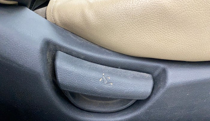 2014 Hyundai Xcent S 1.1 CRDI, Diesel, Manual, 1,19,879 km, Driver Side Adjustment Panel