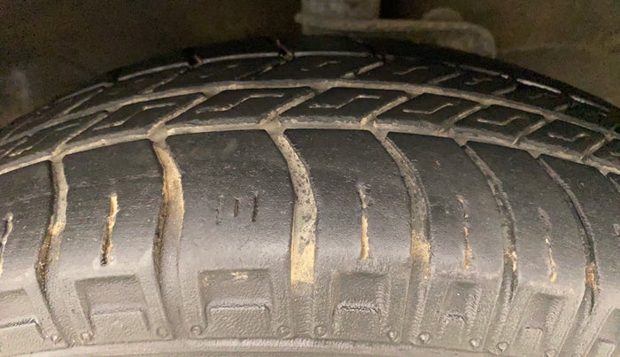 2018 Maruti Eeco 5 STR WITH A/C+HTR, Petrol, Manual, 27,583 km, Right Front Tyre Tread