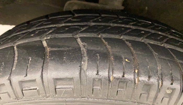 2018 Maruti Eeco 5 STR WITH A/C+HTR, Petrol, Manual, 27,583 km, Left Front Tyre Tread