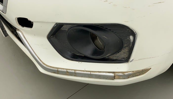 2018 Maruti Dzire VXI AMT, CNG, Automatic, 96,045 km, Front bumper - Chrome strip damage