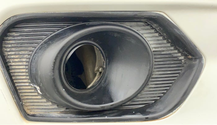 2018 Maruti Dzire VXI AMT, CNG, Automatic, 96,045 km, Right fog light - Fog Light cover missing