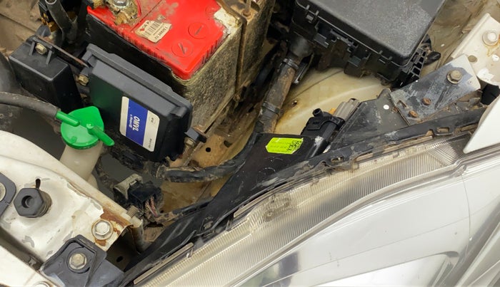 2018 Maruti Dzire VXI AMT, CNG, Automatic, 96,045 km, Left headlight - Clamp has minor damage