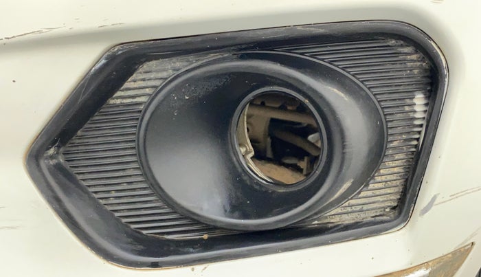 2018 Maruti Dzire VXI AMT, CNG, Automatic, 96,045 km, Left fog light - Cover missing