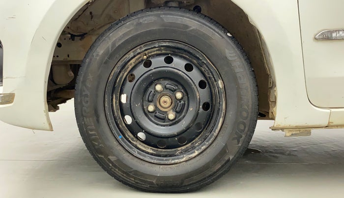 2018 Maruti Dzire VXI AMT, CNG, Automatic, 96,045 km, Left Front Wheel