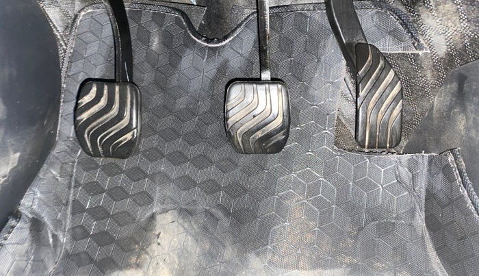 2023 Nissan MAGNITE XV PREMIUM, CNG, Manual, 8,767 km, Pedals