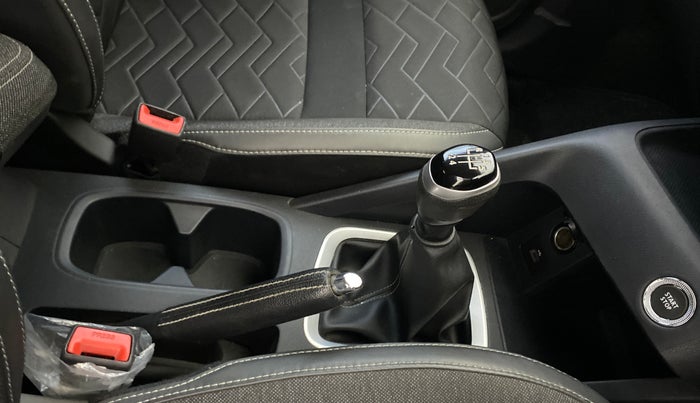 2023 Nissan MAGNITE XV PREMIUM, CNG, Manual, 8,767 km, Gear Lever