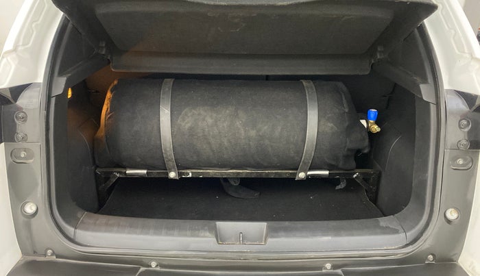 2023 Nissan MAGNITE XV PREMIUM, CNG, Manual, 8,767 km, Boot Inside