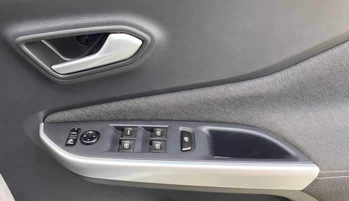 2023 Nissan MAGNITE XV PREMIUM, CNG, Manual, 8,767 km, Driver Side Door Panels Control