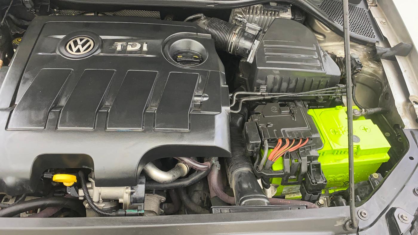 2017 Volkswagen Ameo COMFORTLINE 1.5 AT, Diesel, Automatic, 1,48,561 km, Engine View - Left