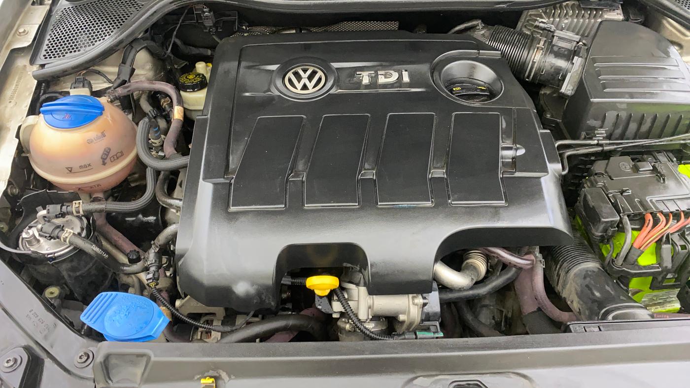 2017 Volkswagen Ameo COMFORTLINE 1.5 AT, Diesel, Automatic, 1,48,561 km, Engine View - Right
