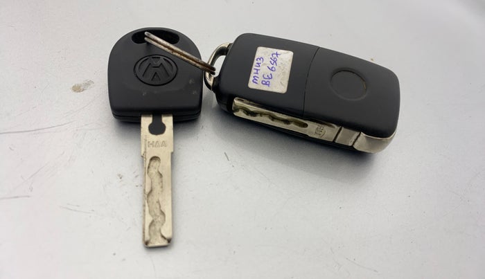 2017 Volkswagen Ameo COMFORTLINE 1.5 AT, Diesel, Automatic, 1,48,441 km, Key Close Up