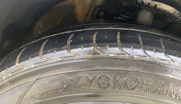 2017 Volkswagen Ameo COMFORTLINE 1.5 AT, Diesel, Automatic, 1,48,441 km, Right Front Tyre Tread