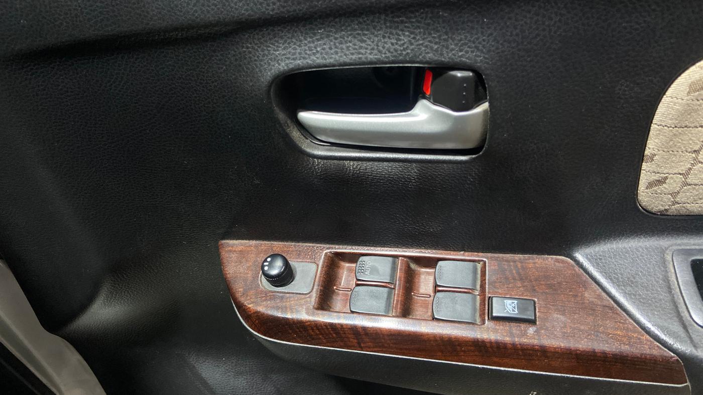 2018 Maruti Wagon R 1.0 VXI, Petrol, Manual, 38,213 km, Driver Side Door Panels Control