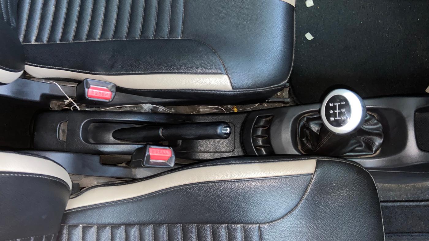 2018 Maruti Wagon R 1.0 VXI, Petrol, Manual, 38,213 km, Gear Lever