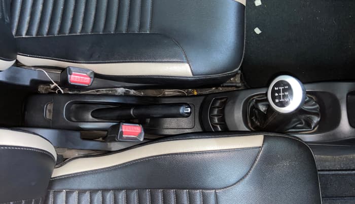 2018 Maruti Wagon R 1.0 VXI, Petrol, Manual, 38,213 km, Gear Lever