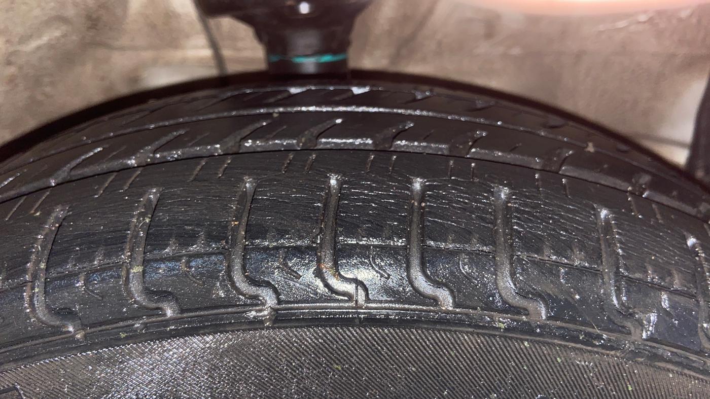 2018 Maruti Wagon R 1.0 VXI, Petrol, Manual, 38,213 km, Right Front Tyre Tread