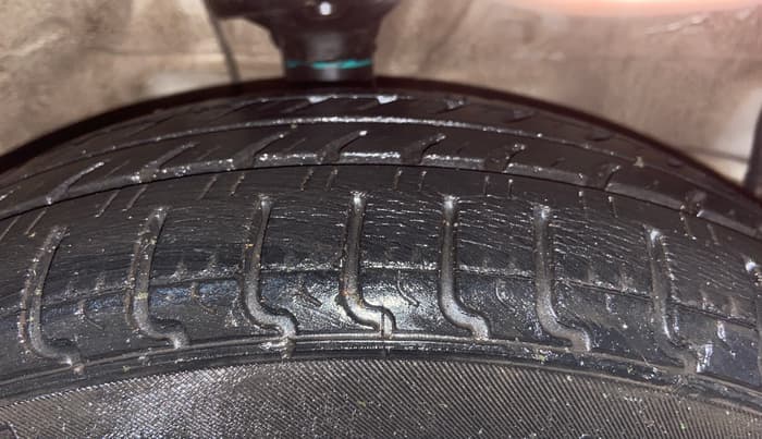 2018 Maruti Wagon R 1.0 VXI, Petrol, Manual, 38,213 km, Right Front Tyre Tread