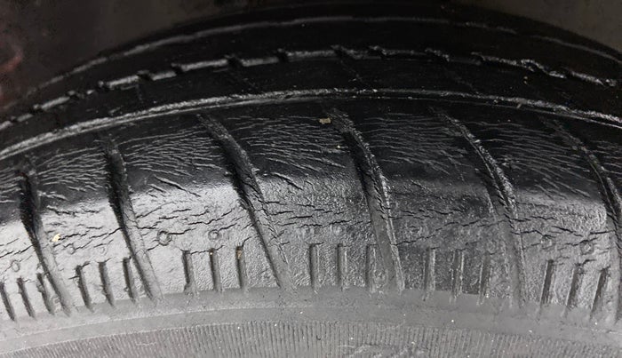 2017 Maruti Celerio VXI (O) AMT, Petrol, Automatic, 48,095 km, Right Front Tyre Tread
