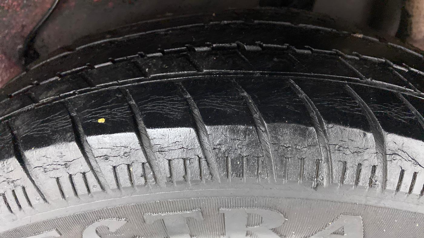 2017 Maruti Celerio VXI (O) AMT, Petrol, Automatic, 48,095 km, Left Rear Tyre Tread