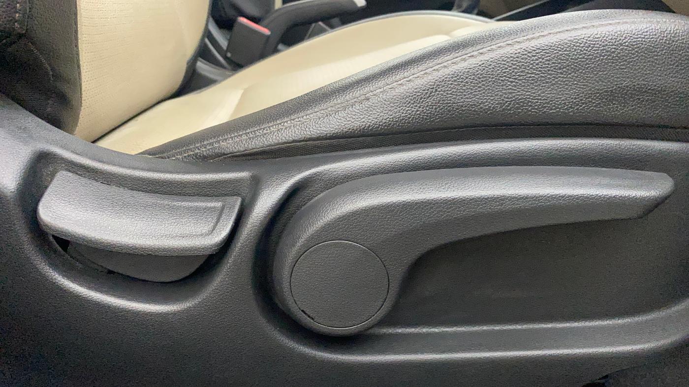 2020 Hyundai Verna SX (O) 1.5 VTVT IVT, Petrol, Automatic, 97,404 km, Driver Side Adjustment Panel