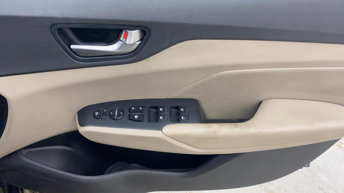 2020 Hyundai Verna SX (O) 1.5 VTVT IVT, Petrol, Automatic, 97,404 km, Driver Side Door Panels Control