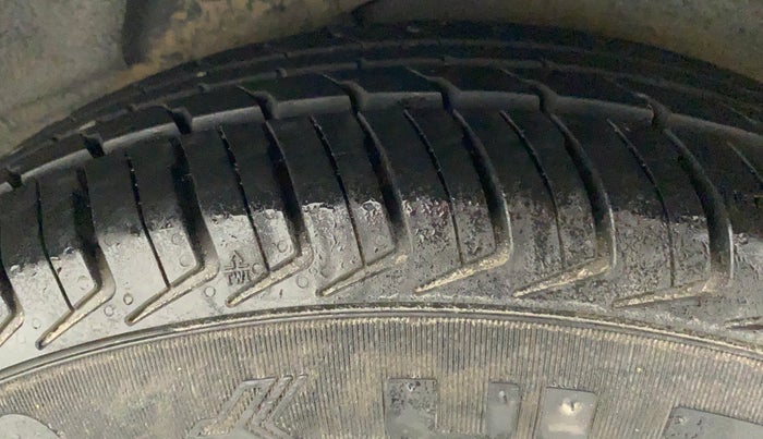 2011 Hyundai i10 MAGNA 1.1, Petrol, Manual, 55,296 km, Left Rear Tyre Tread