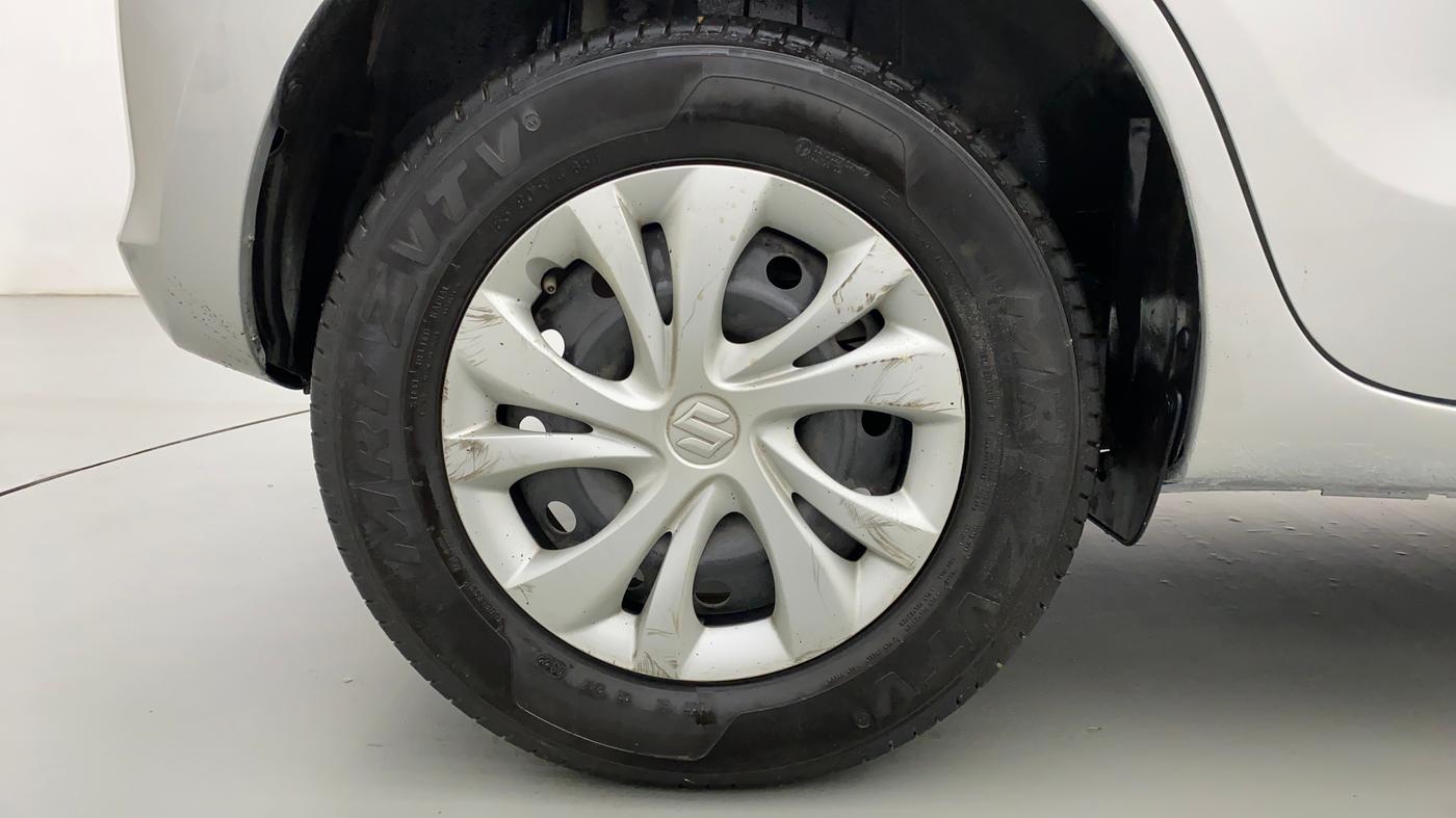 2018 Maruti Swift VXI AMT D, Petrol, Automatic, 82,496 km, Right Rear Wheel