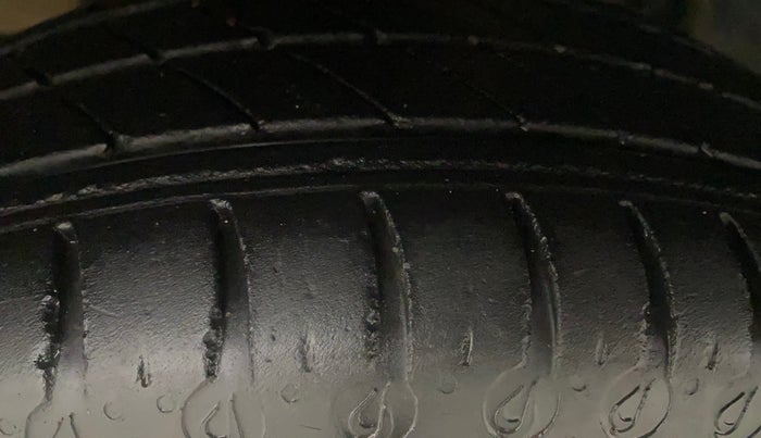 2017 Tata Tiago XTA PETROL, Petrol, Automatic, 66,664 km, Right Rear Tyre Tread