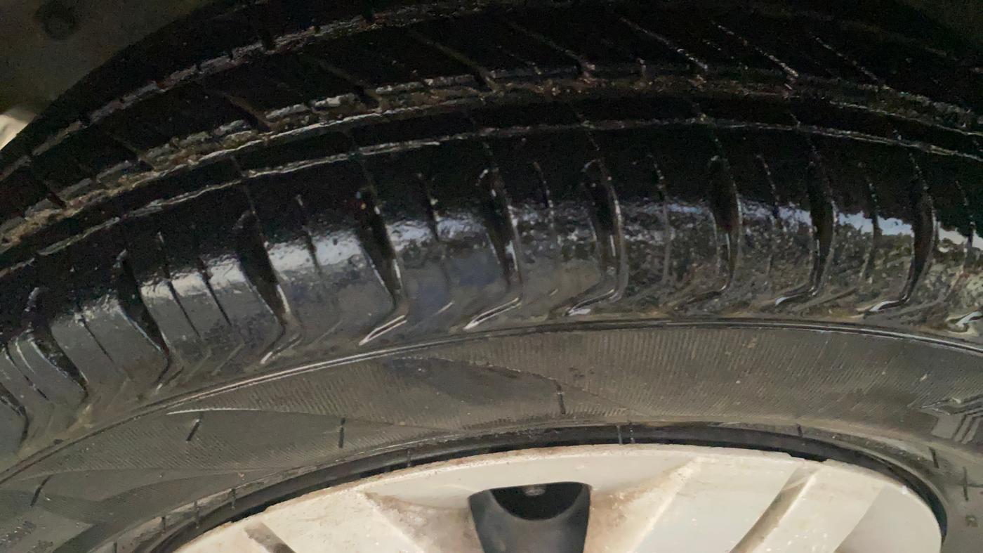 2016 Maruti Alto 800 VXI, Petrol, Manual, 55,916 km, Left Front Tyre Tread