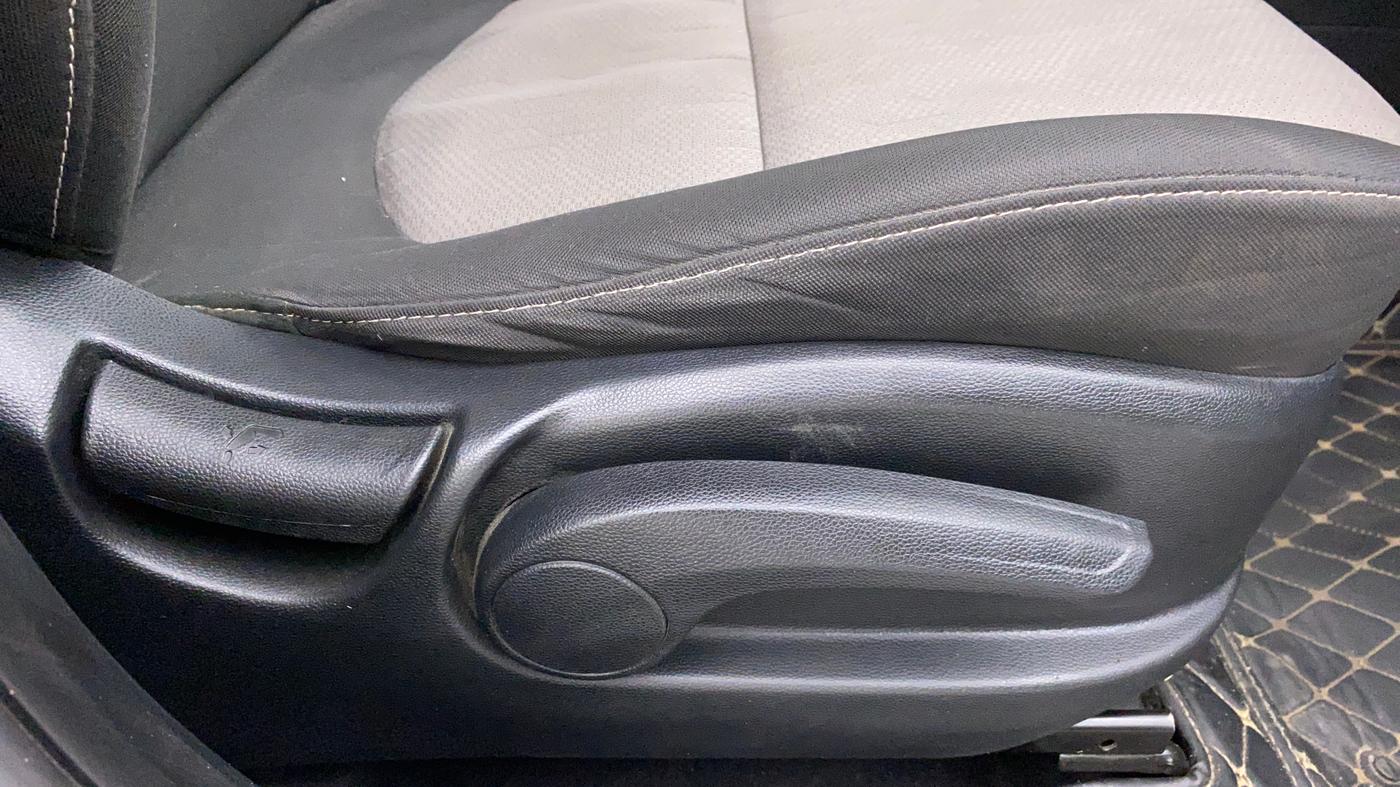 2019 Hyundai Creta SX AT 1.6 PETROL, CNG, Automatic, 48,494 km, Driver Side Adjustment Panel