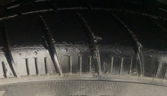 2019 Ford FREESTYLE TITANIUM 1.2 PETROL, Petrol, Manual, 34,363 km, Right Front Tyre Tread