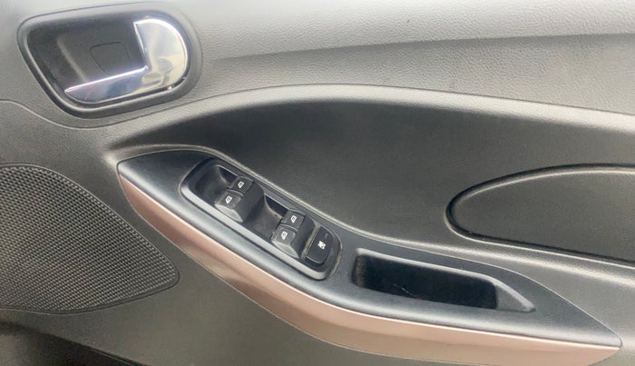 2019 Ford FREESTYLE TITANIUM 1.2 PETROL, Petrol, Manual, 34,363 km, Driver Side Door Panels Control