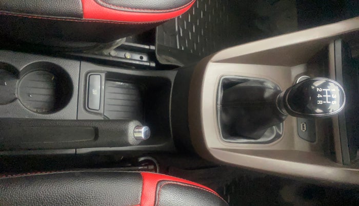 2019 Ford FREESTYLE TITANIUM 1.2 PETROL, Petrol, Manual, 34,363 km, Gear Lever