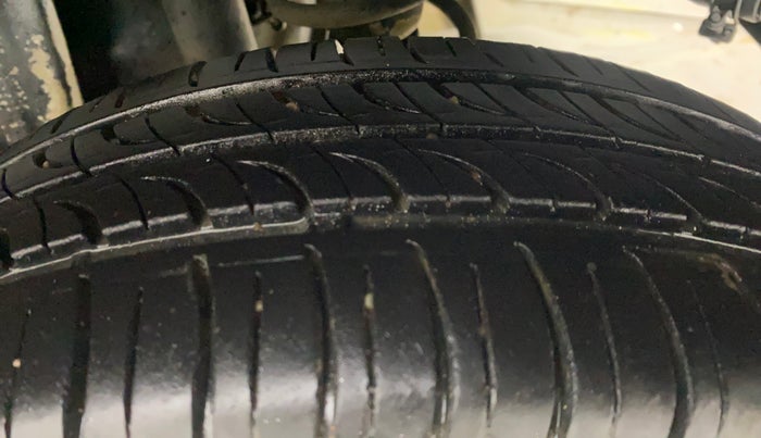 2015 Maruti Alto K10 VXI, Petrol, Manual, 97,112 km, Left Rear Tyre Tread