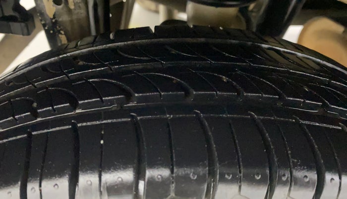 2015 Maruti Alto K10 VXI, Petrol, Manual, 97,112 km, Right Rear Tyre Tread