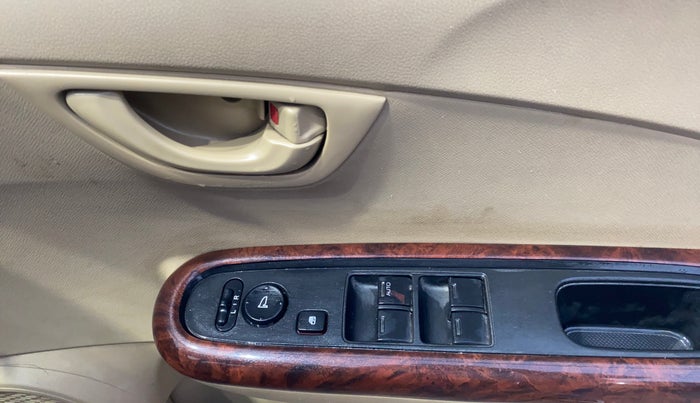 2015 Honda Mobilio 1.5L I-VTEC S, Petrol, Manual, 56,023 km, Driver Side Door Panels Control