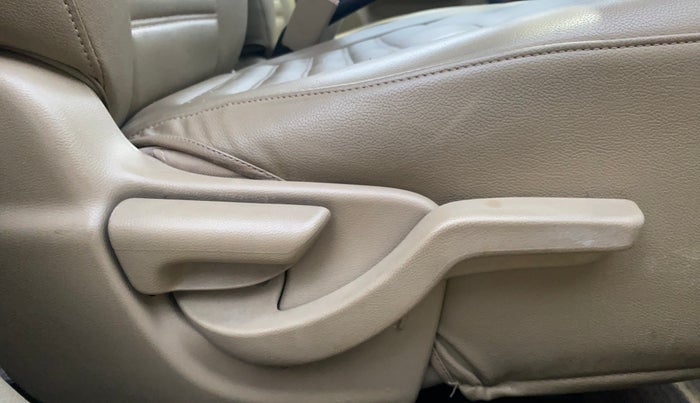 2015 Honda Mobilio 1.5L I-VTEC S, Petrol, Manual, 56,023 km, Driver Side Adjustment Panel